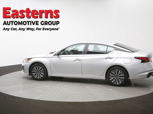 Used 2024 Nissan Altima 2.5 SV FWD image 60