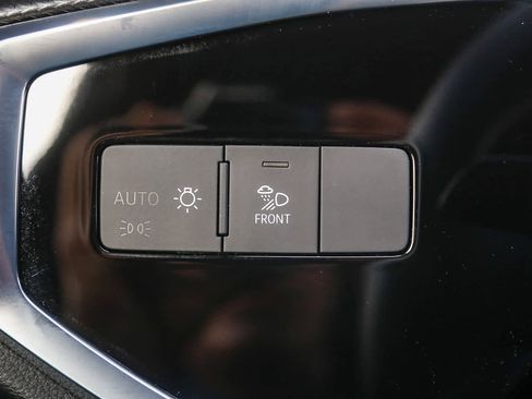 New 2025 Audi Q3 2.0T Premium image 35