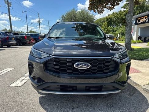 Used 2025 Ford Escape ST-Line FWD image 3
