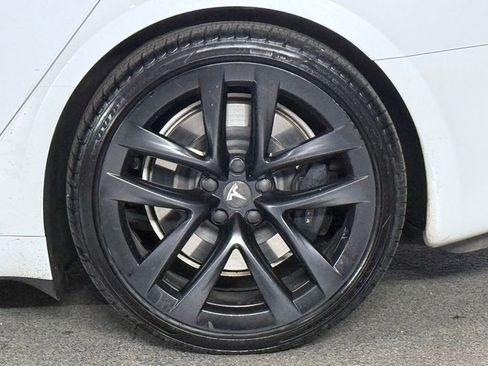 Used 2021 Tesla Model S Plaid image 12