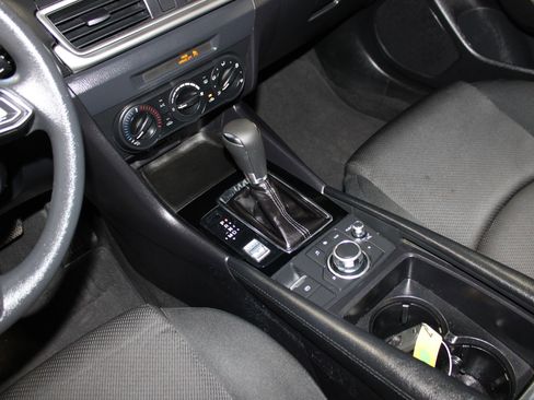 Used 2017 MAZDA MAZDA3 Sport FWD image 16