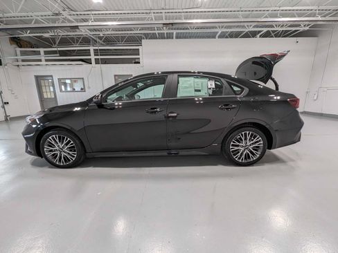 Certified 2023 Kia Forte GT-Line FWD image 12