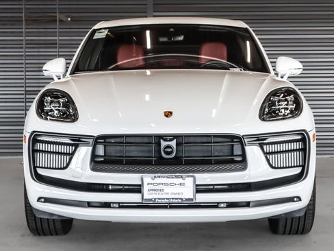 Used 2025 Porsche Macan S image 8