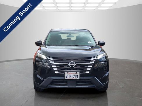 Used 2024 Nissan Rogue S FWD image 2