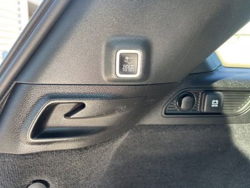 Used 2023 Jeep Grand Cherokee Summit AWD/4WD image 16