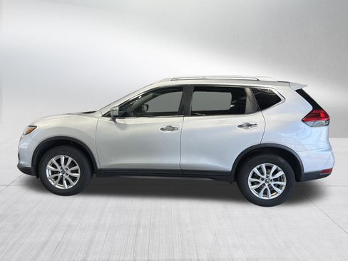 Used 2017 Nissan Rogue SV AWD/4WD image 4