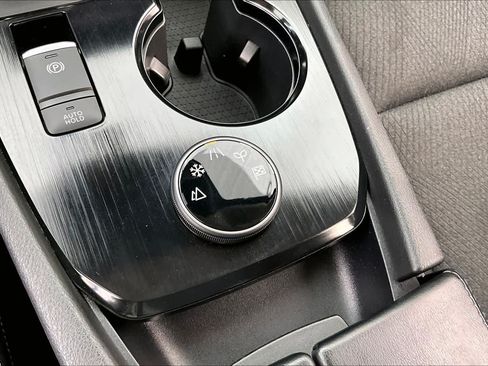 Used 2025 Nissan Rogue SV AWD/4WD image 33
