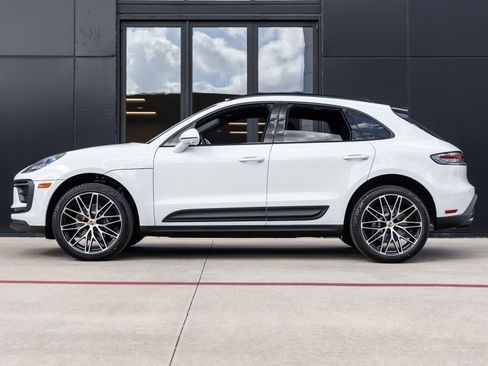 Certified 2026 Porsche Macan AWD/4WD image 2