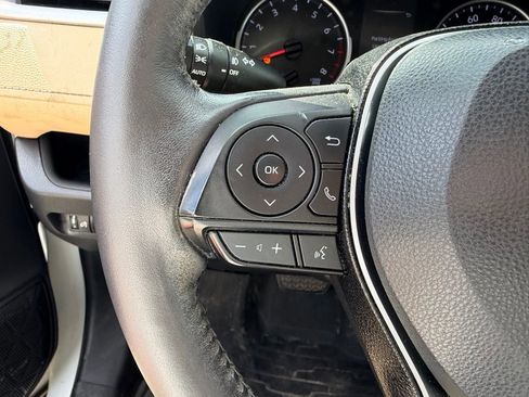 Used 2021 Toyota RAV4 XLE Premium image 27