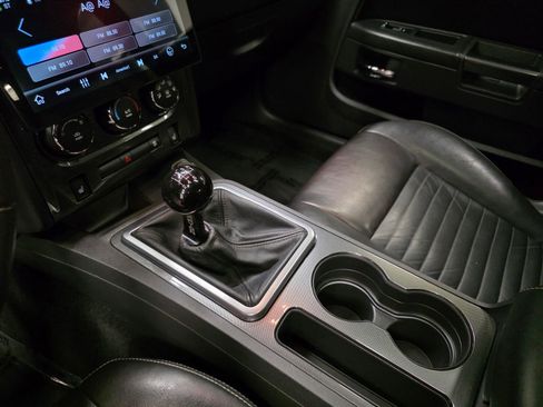 Used 2010 Dodge Challenger R/T RWD image 39
