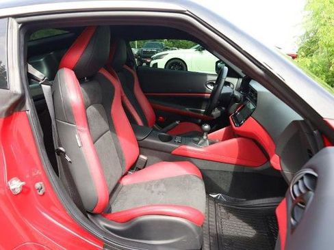 Certified 2025 Nissan Z Performance w/ Floor Mat Package RWD image 21