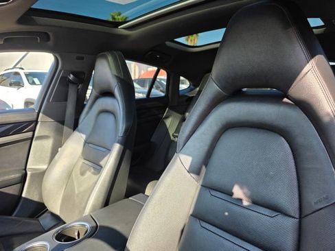 Used 2019 Porsche Panamera 4 image 14