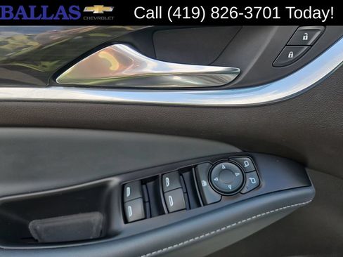 Used 2022 Buick Enclave Essence w/ Sport Touring Edition FWD image 24