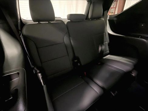 Used 2025 Chevrolet Traverse LT image 28