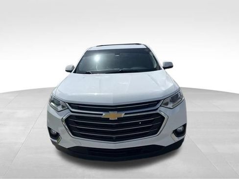 Used 2020 Chevrolet Traverse LT w/ LT Premium Package FWD image 8