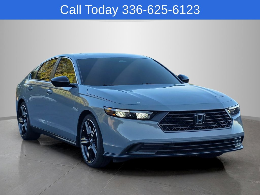 Used 2023 Honda Accord Sport image 3
