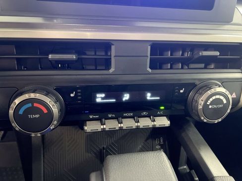 Used 2024 Toyota Tacoma SR5 AWD/4WD image 17