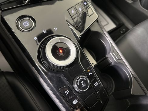 Used 2023 Kia Sportage EX image 19