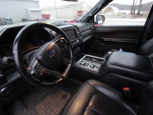 Used 2021 Ford Expedition Limited image 4