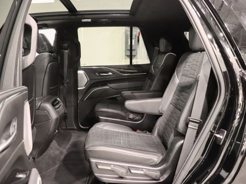 Certified 2023 Cadillac Escalade Sport Platinum AWD/4WD image 19