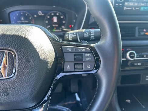 Used 2025 Honda Pilot Elite image 24