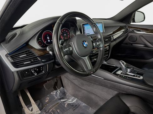 Used 2019 BMW X6 sDrive35i w/ M Sport Package RWD image 9