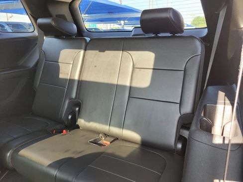 Used 2021 Chevrolet Traverse Premier w/ Redline Edition FWD image 13