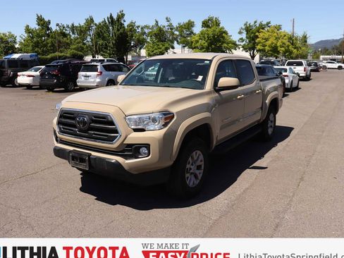 Used 2019 Toyota Tacoma SR5 AWD/4WD image 1