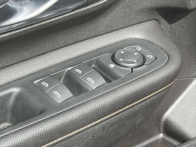 Used 2019 GMC Terrain SLE w/ Driver Convenience Package AWD/4WD image 18