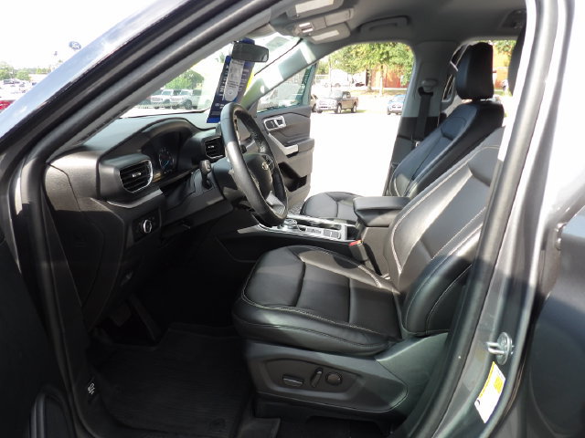 Certified 2023 Ford Explorer XLT w/ Equipment Group 202A RWD image 24
