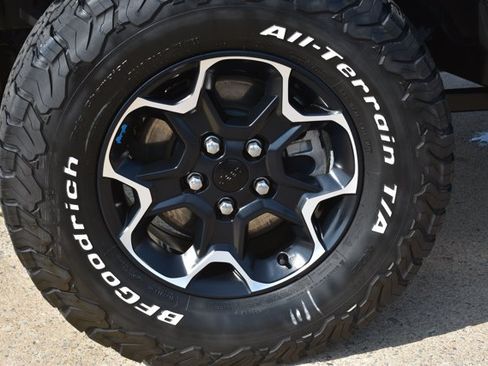 Used 2022 Jeep Wrangler Unlimited Rubicon 4xe w/ Steel Bumper Group AWD/4WD image 10
