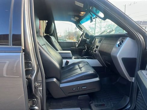 Used 2017 Ford Expedition XLT w/ Equipment Group 202A image 35