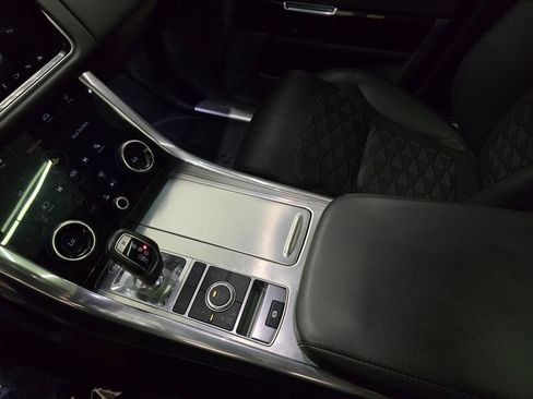 Used 2022 Land Rover Range Rover Sport SVR image 30
