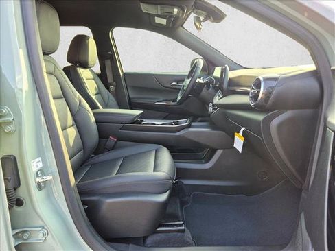 Used 2025 Chevrolet Equinox LT w/ Convenience Package II FWD image 21