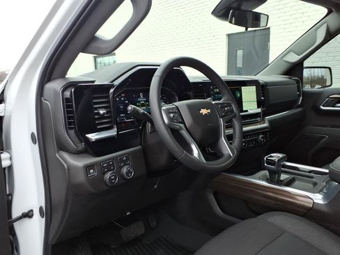 Used 2025 Chevrolet Silverado 1500 LT w/ Z71 Off-Road Package image 5
