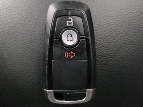 Used 2023 Ford Edge SEL image 32