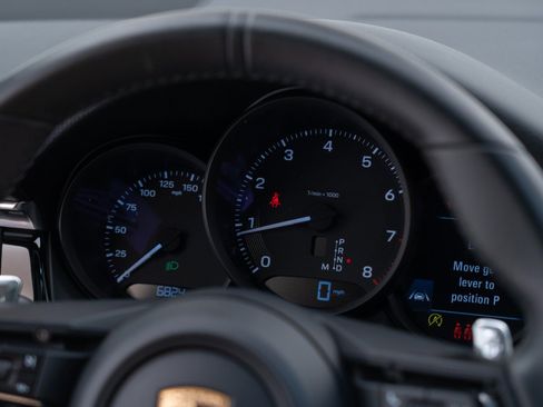 Certified 2026 Porsche Macan AWD/4WD image 30