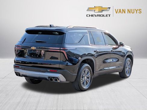 Used 2026 Chevrolet Traverse LT w/ LPO, Floor Liner Package FWD image 5