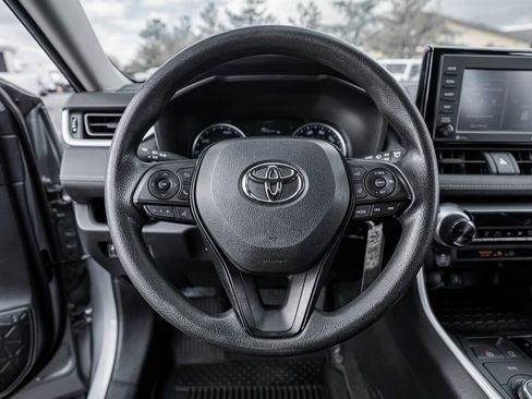 Used 2021 Toyota RAV4 LE image 17