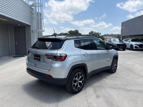 Used 2025 Jeep Compass Limited AWD/4WD image 6