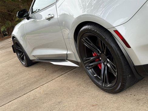 Used 2018 Chevrolet Camaro ZL1 image 24