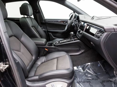 Used 2022 Porsche Macan image 13