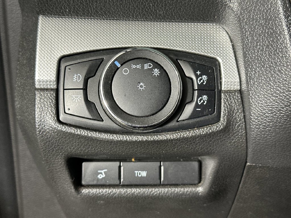 Used 2015 Ford Explorer XLT w/ Equipment Group 202B AWD/4WD image 20