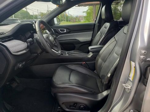 Used 2023 Jeep Compass Latitude AWD/4WD image 10
