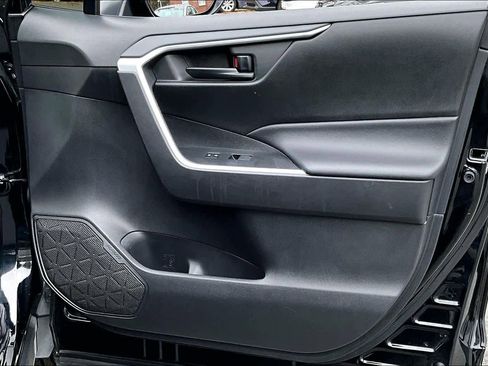 Certified 2020 Toyota RAV4 LE image 20