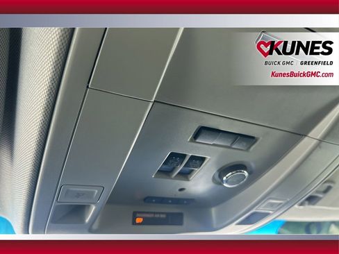 Used 2016 Chevrolet Suburban LT image 25