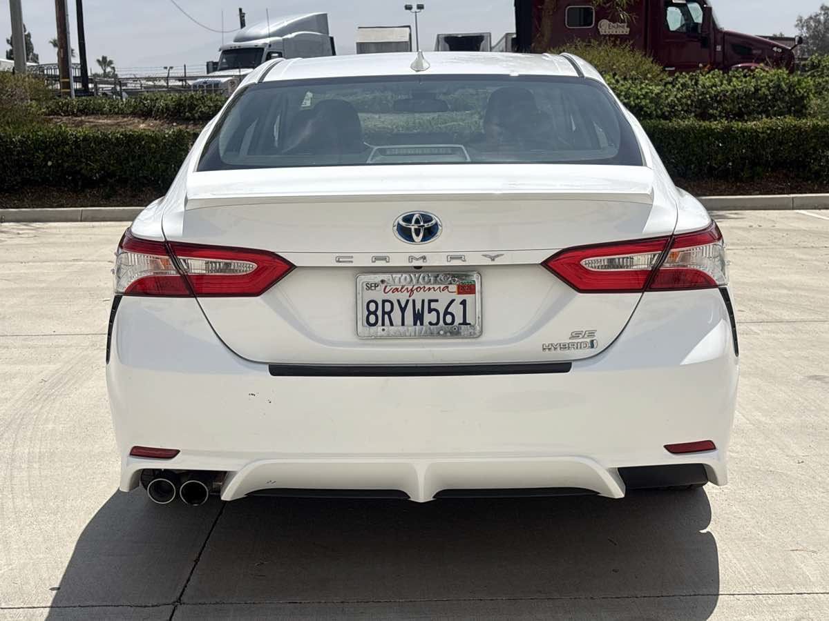 Used 2020 Toyota Camry SE w/ Carpet Mat Package FWD image 4