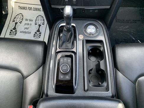 Used 2023 Nissan Armada SV image 29