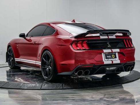Used 2021 Ford Mustang Shelby GT500 w/ Carbon Fiber Handling Package RWD image 13