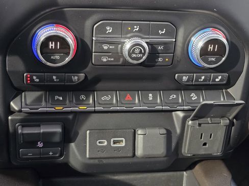 Certified 2022 GMC Sierra 1500 SLT w/ SLT Premium Package image 19